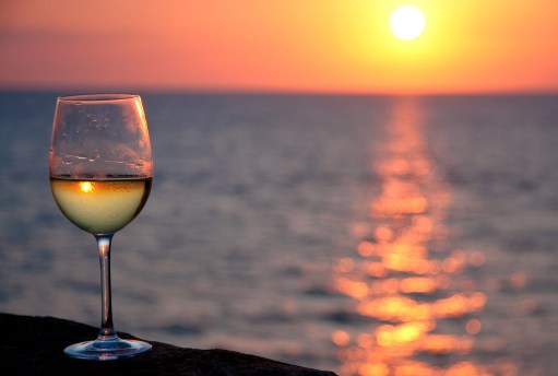 apulia-white-wine-glass-and-sunset.jpg