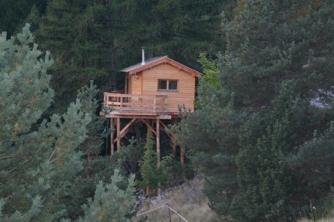 cabane-insolite-1-semaine-hautes-alpes.jpg