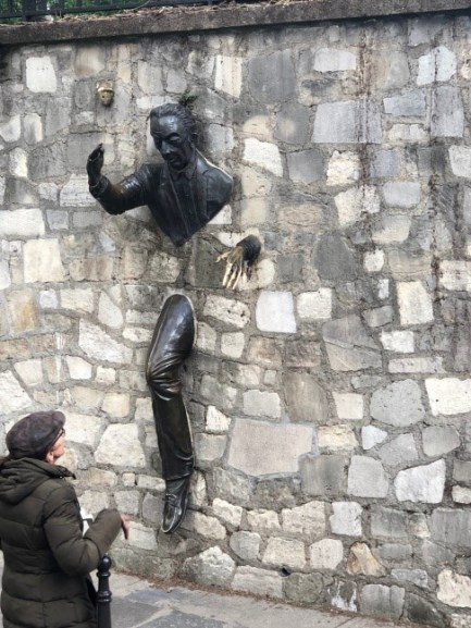 journal-thu-ha-paris-statut-marcel-aymc3a9-passe-muraille-association-amitie-franco-vietnamienne